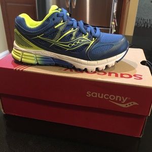 Kids Saucony size 12. NWT